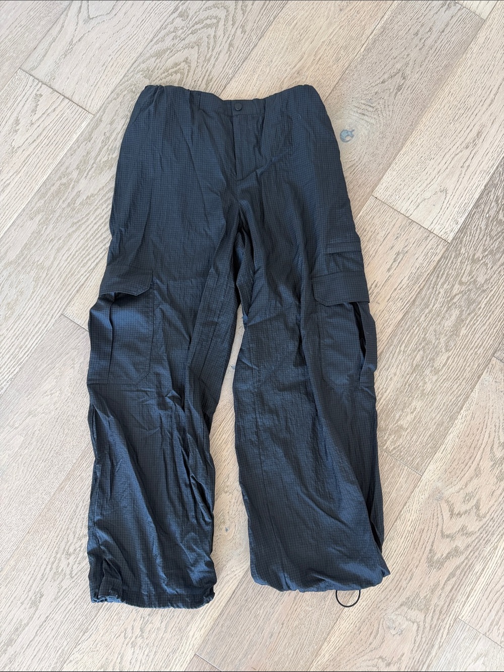 ALO Yoga Women's Black Cargo Ripstop Pants